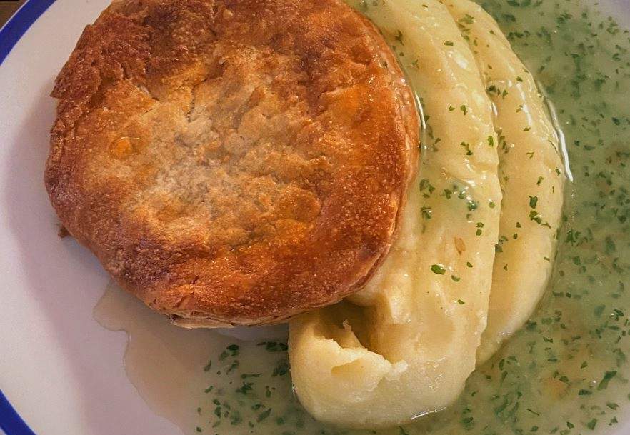 52 MOTHERMALON Meat Pie and Mash