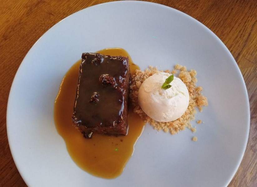 QUEENARMLO Sticky Toffee Pudding and Ice Cream